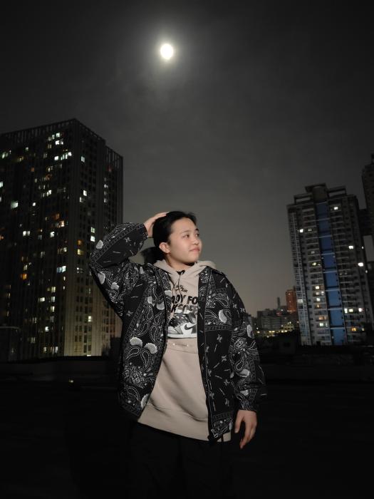 16岁中国女孩刘清漪斩获Outbreak大赛女子组冠军，