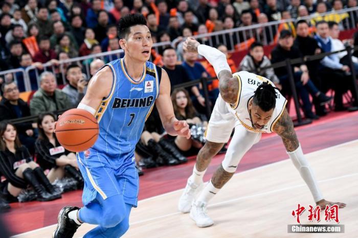 林书豪CBA表现低迷引粉丝不满，C罗梅西老去引发