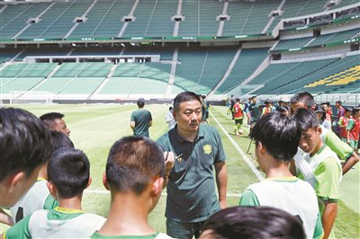 国安青训教头杨璞：16年深耕播种希望，重塑中国