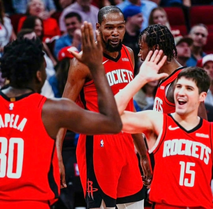 火箭锁定季后赛席位 面临伤病与强敌挑战